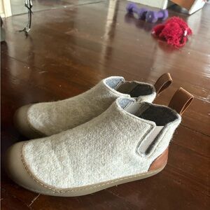 Greys woman’s wool outdoor slipper